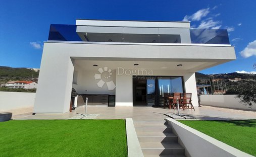 House in Banjol, Primorje-Gorski Kotar County, Croatia 1