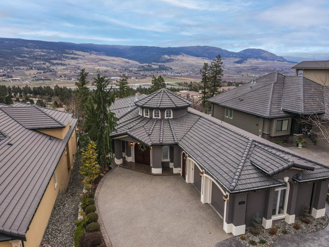 House in Kelowna, British Columbia, Canada 2 - 16889312