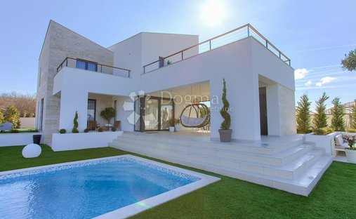 House in Malinska, Primorje-Gorski Kotar County, Croatia 1