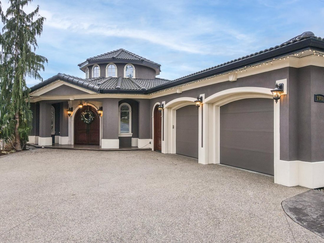 House in Kelowna, British Columbia, Canada 1 - 16889312