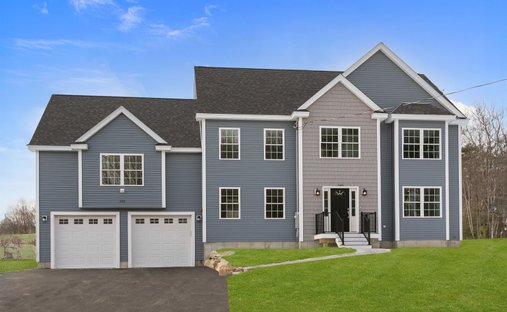 House in Derry, New Hampshire, United States 1