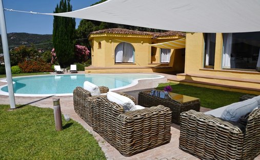 Castle for Sale in Montalto Dora, Italy