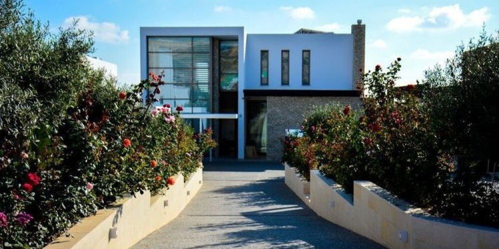 Villa in Agios Georgios, Paphos, Cyprus 1 - 16890638