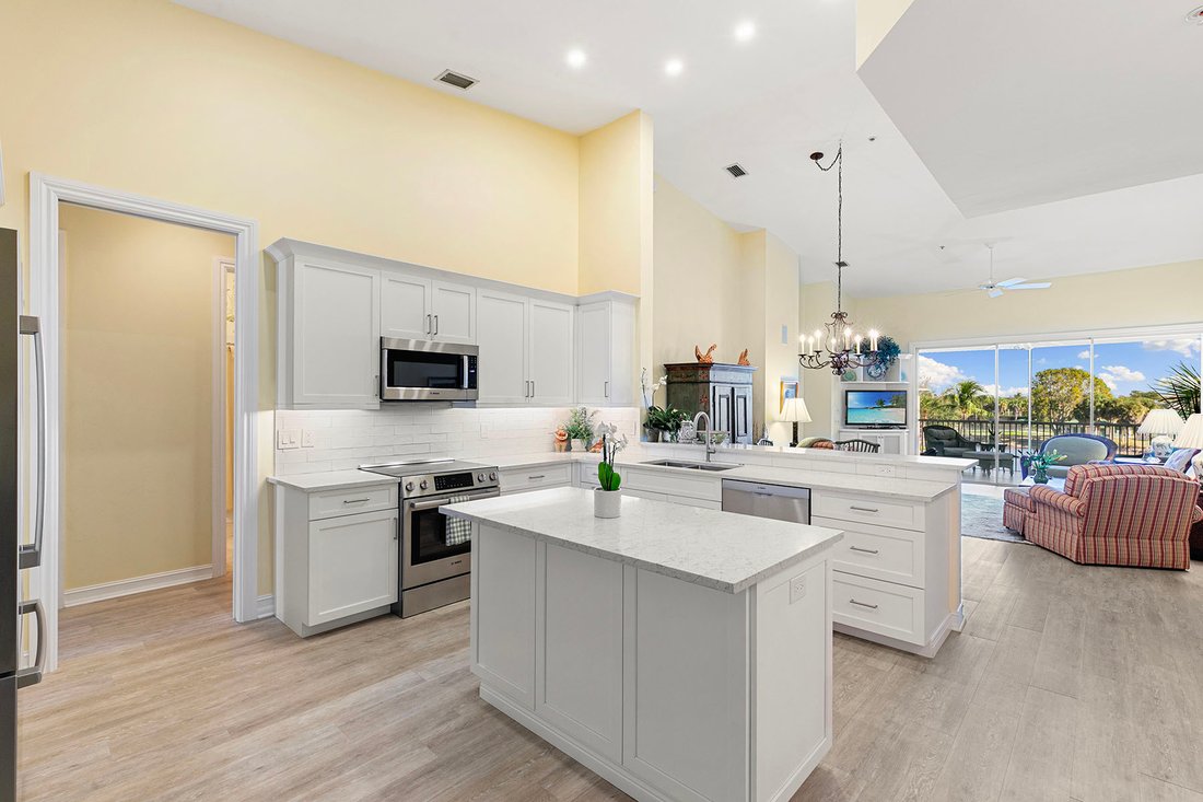 Condo in Naples, Florida, United States 3 - 16890579