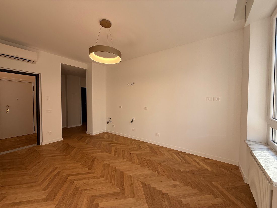 Apartment in Centrale, Milan, Italy 2 - 16890705