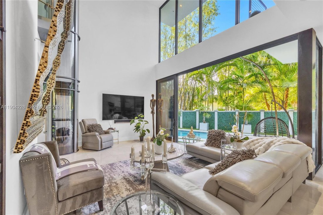 House in Miami, Florida, United States 3 - 16890684