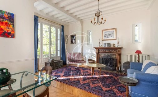 Château For Sale, 15 Rooms Le Vesinet 78110