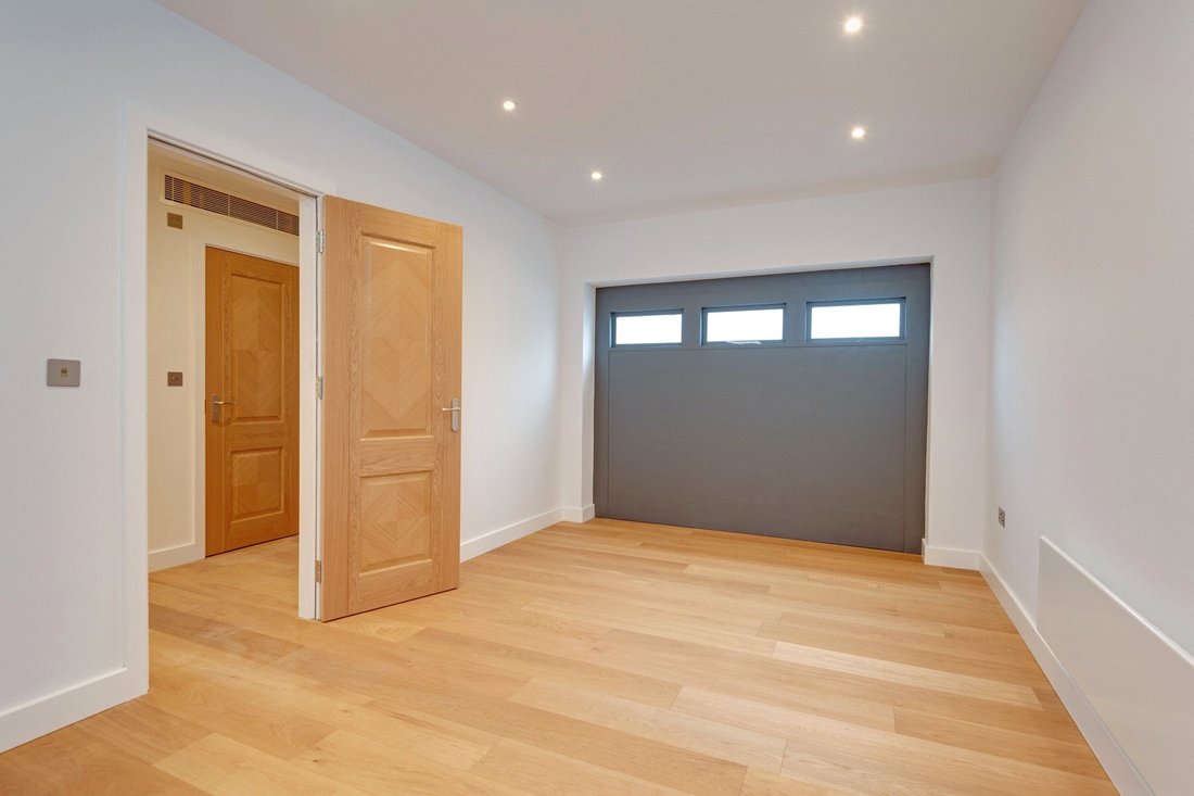 Townhouse in Temple Fortune, Barnet, England 3 - 16891610