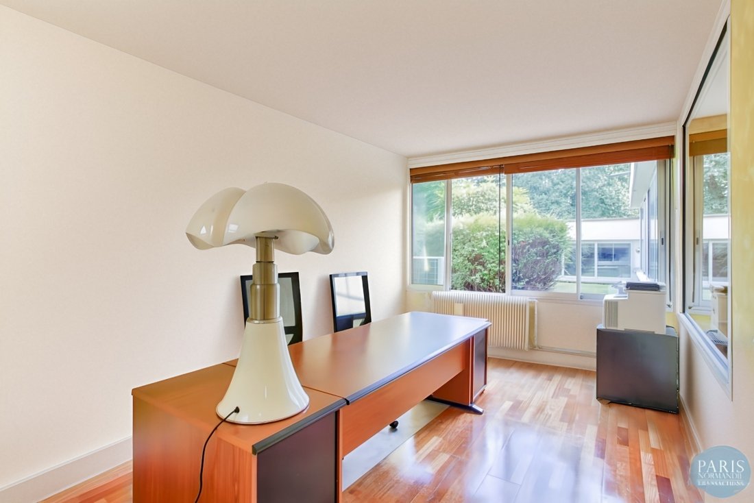 Apartment in Côte Saint Louis, Garches, France 4 - 16891341