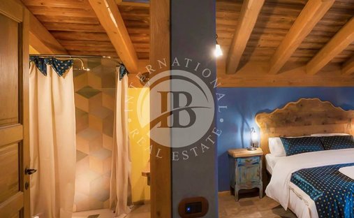 Castle for Sale in Lesa, Italy