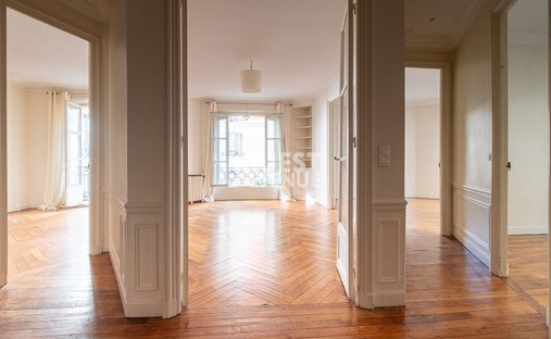 Castle for Sale in Paris, Île-de-France, France