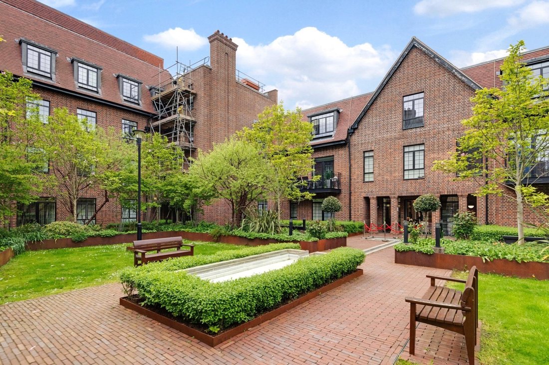 Apartment in Temple Fortune, Barnet, England 1 - 16891404