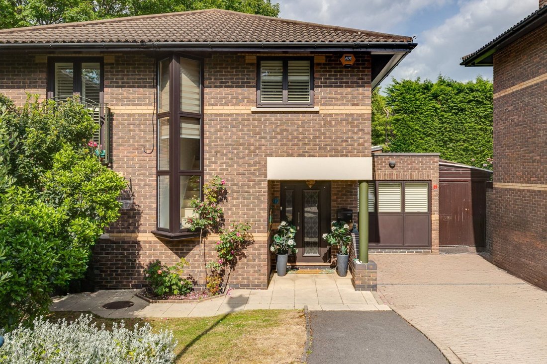 House in Holly Village, Haringey, England 1 - 16891588