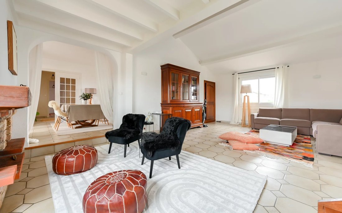 House in Sainte-Consorce, Auvergne-Rhône-Alpes, France 1 - 16880127