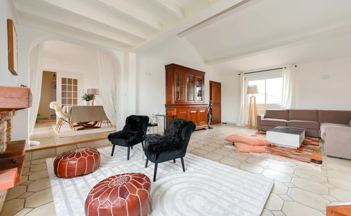 House in Sainte-Consorce, Auvergne-Rhône-Alpes, France 1