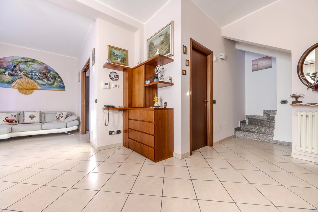 Villa in Novate Milanese, Lombardy, Italy 5 - 16892766
