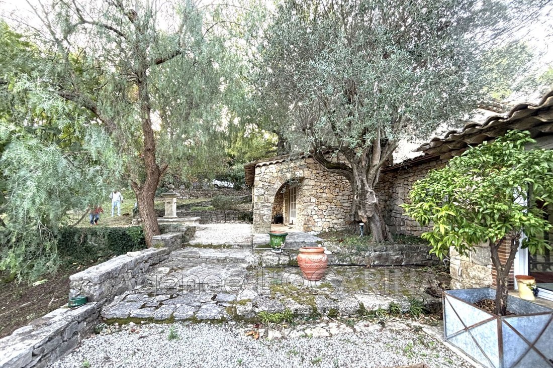 Villa in Le Rouret, Provence-Alpes-Côte d'Azur, France 4 - 16885398