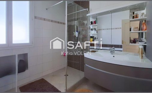 Castle for Sale in Aubagne, Provence-Alpes-Côte d'Azur, France