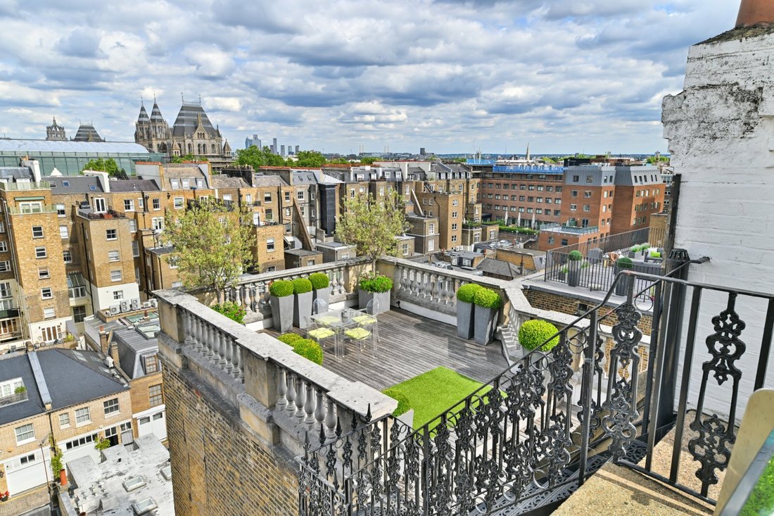 Apartment in South Kensington, Kensington And Chelsea, England 3 - 16892871
