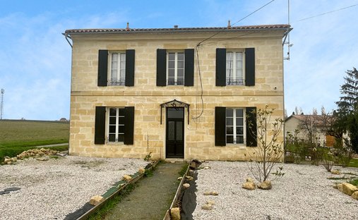 Castle for Sale in Saint-Émilion, Nouvelle-Aquitaine, France - 4
