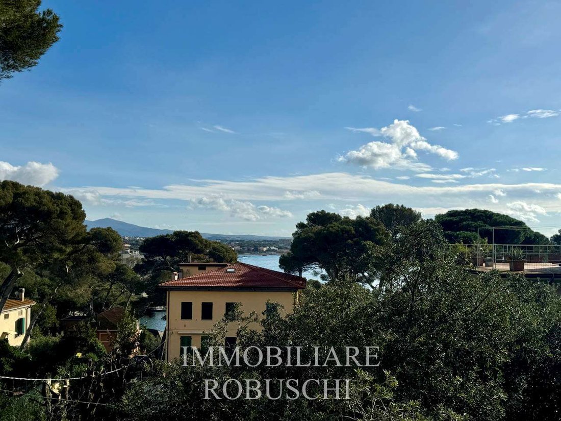 Villa in Castiglioncello, Rosignano Marittimo, Tuscany 4 - 16893347