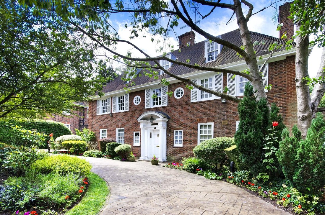 House in Hampstead Garden Suburb, Barnet, England 1 - 16891663