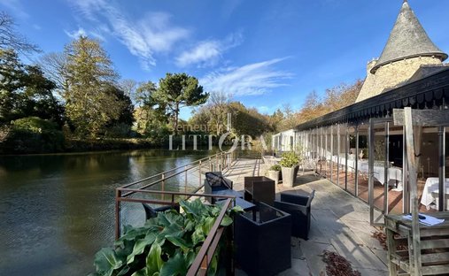 Sale Of A Castle In Guingamp, 693m² 26 Rooms €1,659,000 Côtes D'armor