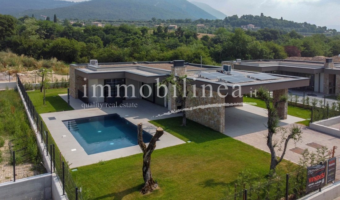 Villa in Costermano sul Garda, Veneto, Italy 1 - 16555989