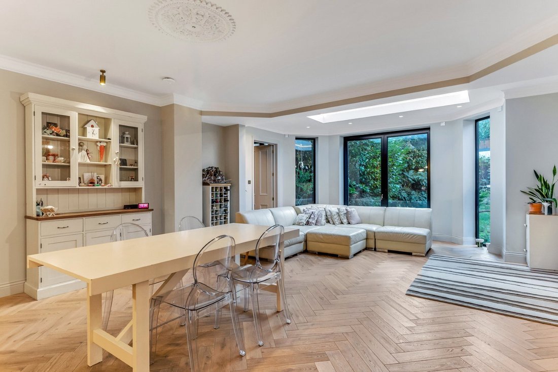 Apartment in Belsize Park, Camden, England 2 - 16891208