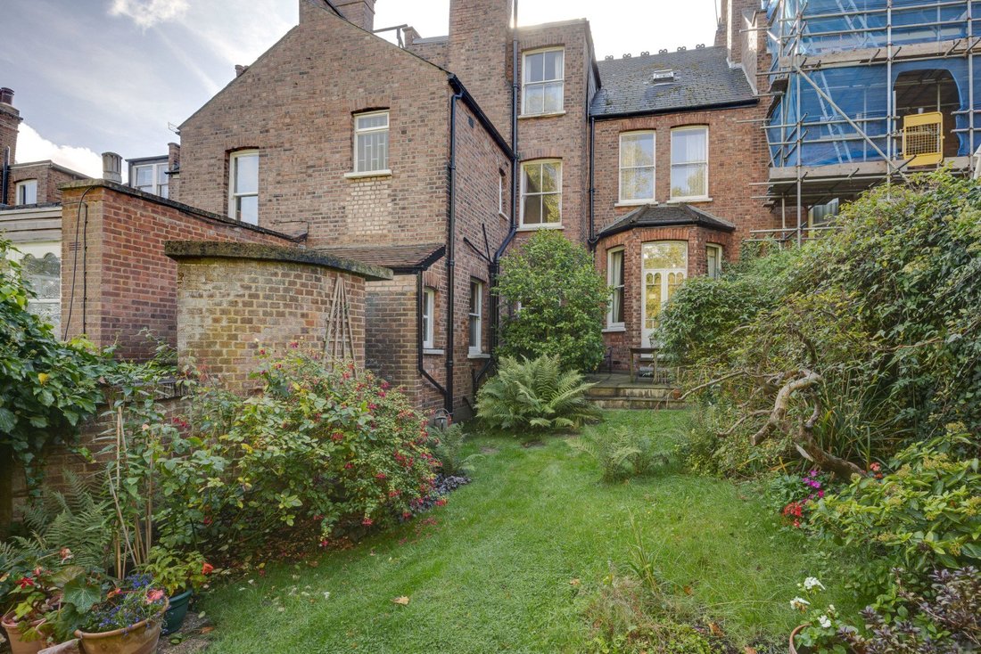 House in Holly Village, Haringey, England 2 - 16890938