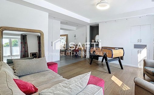 20 Minutes From The Sea : 19th C. Neogothic Style Chateau In Normandy