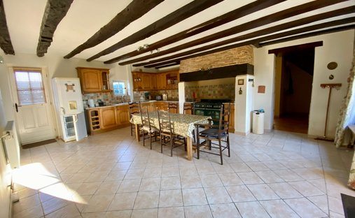 Castle for Sale in Le Bugue, Nouvelle-Aquitaine, France