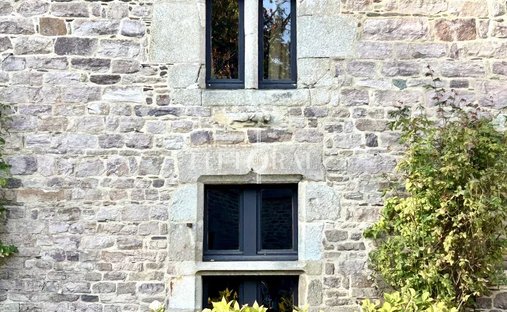 Sale Of A Castle In Guingamp, 693m² 26 Rooms €1,659,000 Côtes D'armor