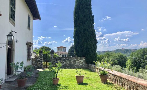Castle for Sale in Tuscany, Italy