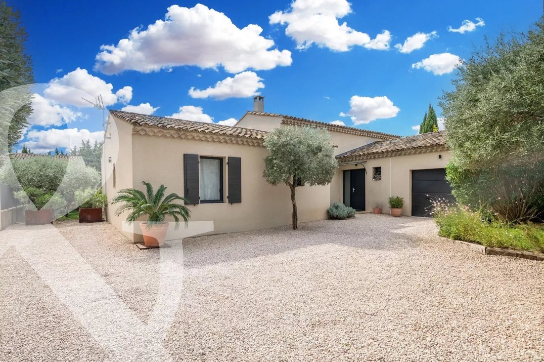 House in Eygalières, Provence-Alpes-Côte d'Azur, France 3 - 16892848