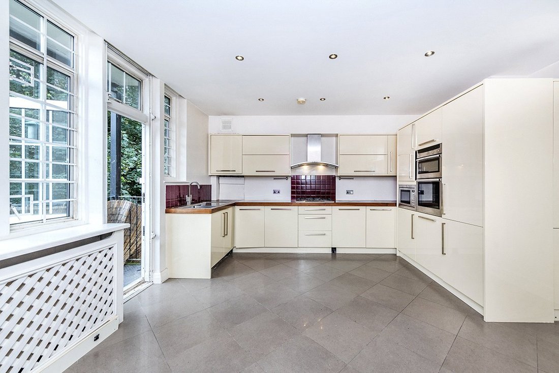 Apartment in Holly Village, Haringey, England 3 - 16890976