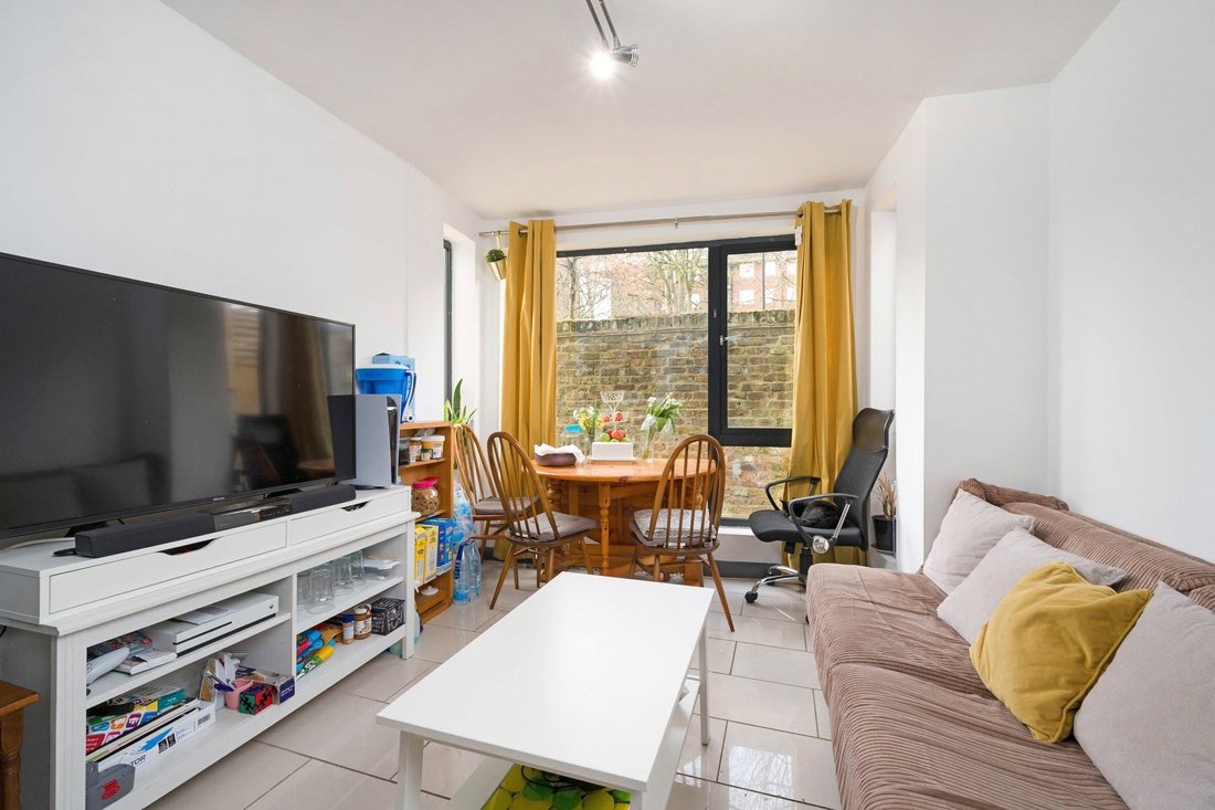 House in Clapton, Hackney, England 2 - 16891183