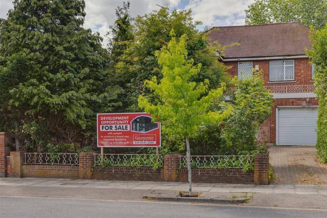 House in Holly Village, Haringey, England 1 - 16891645