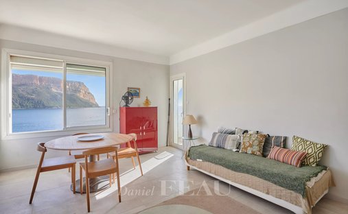 Castle for Sale in Cassis, Provence-Alpes-Côte d'Azur, France