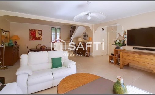 Castle for Sale in Aubagne, Provence-Alpes-Côte d'Azur, France