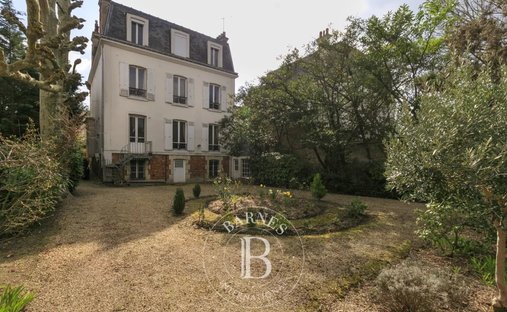 Estate in Chatou, Ile-de-France, France 1