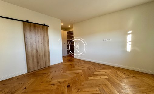 Sale Of Château Uzes, 295m² 11 Rooms €1,700,000 With Terrace