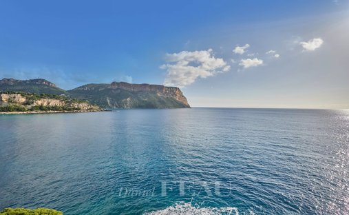 Castle for Sale in Cassis, Provence-Alpes-Côte d'Azur, France