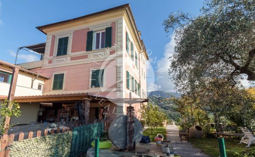 Castle for Sale in Lesa, Italy