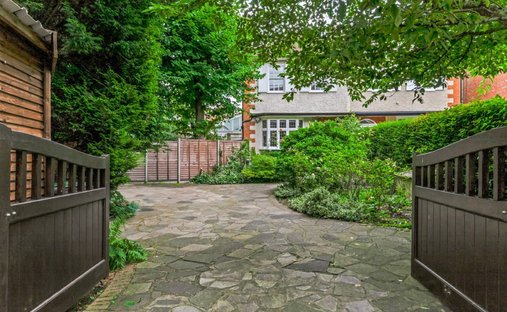 Haus in Holly Village, Haringey, England 1