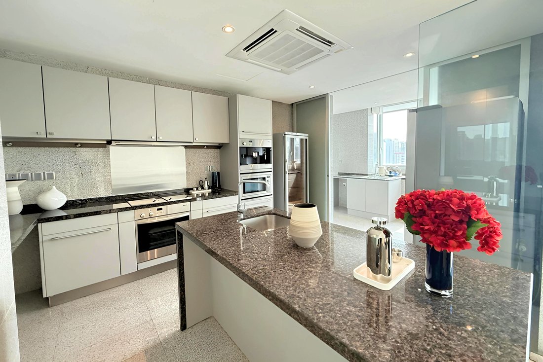 Condo in Singapore, Singapore 2 - 15796456