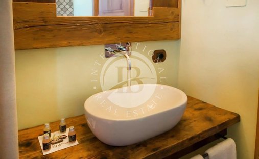 Castle for Sale in Lesa, Italy