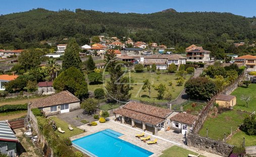 House in Camos, Nigran, Spain 1