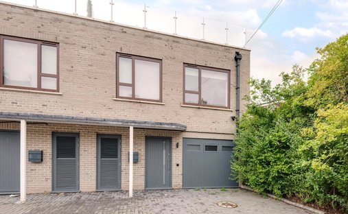 Townhouse in Temple Fortune, Barnet, England 1