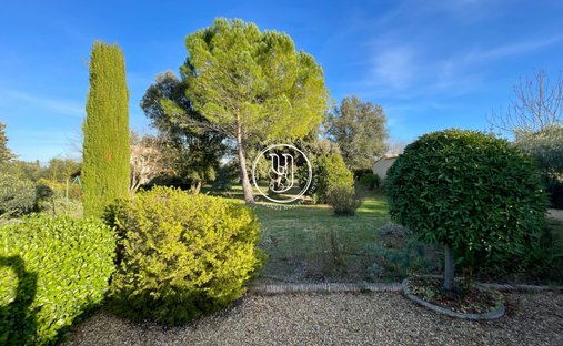 Sale Of Château Uzes, 295m² 11 Rooms €1,700,000 With Terrace